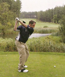 シニアからのスポーツグラス度付きゴルフ用は、レンズの設計を選ぶことが大事です。